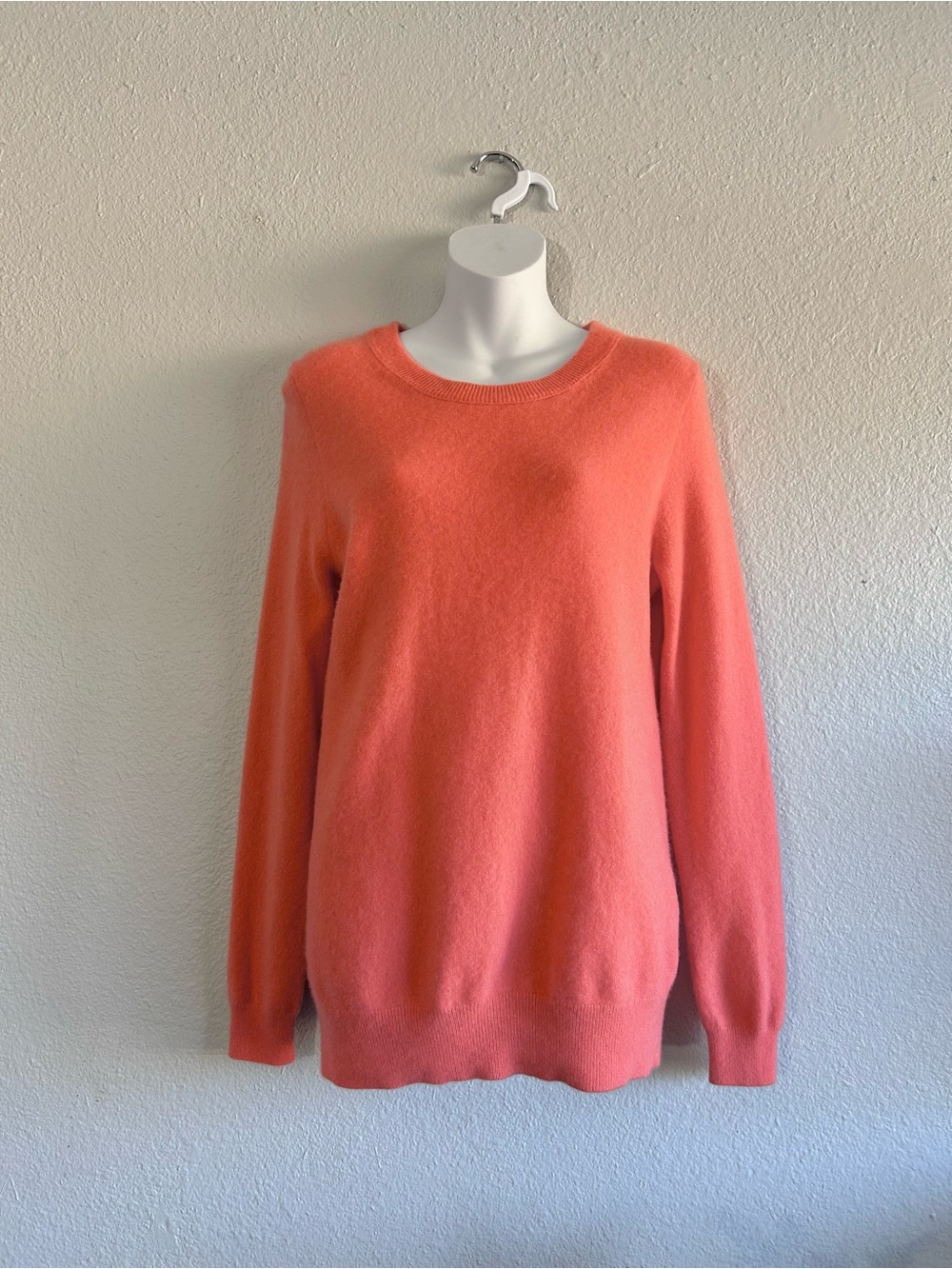 Enzo Mantovani Cashmere Pullover Sweater XL Coral Orange-Pink Crew Neck Fuzzy
